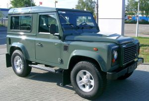 Land_Rover_Defender_front_20070518